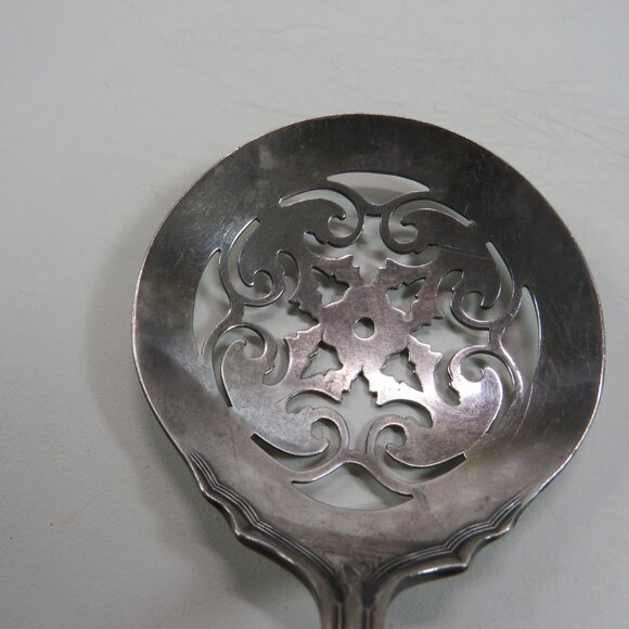 Wm. A. Rogers Bon Bon Spoon Pierced Cut OLD SOUTH or Magnolia Silver Plate - Picture 3 of 13